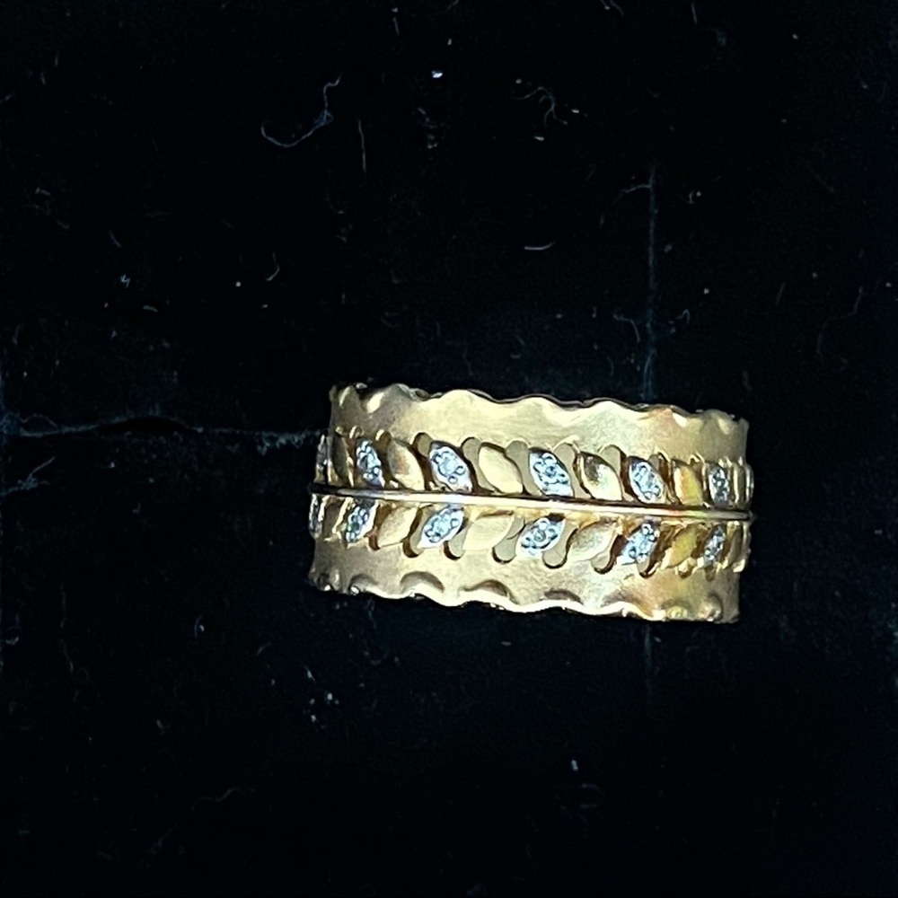 I Reiss  14k gold wide band with diamonds  ring New in box with tags Size 7